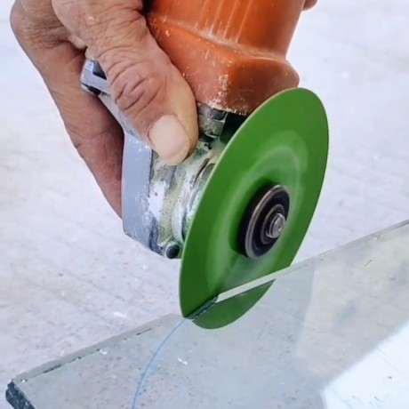 disque a coupé le verre