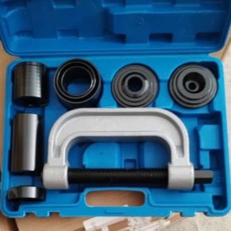 arrache rotule porte fusée