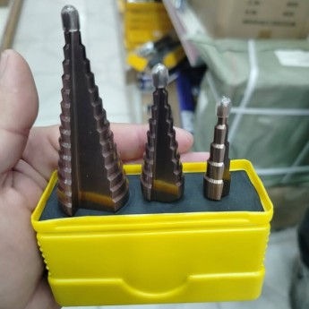 foret etager -cobalt-