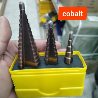 foret etager -cobalt-