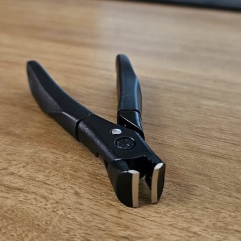 Pince coupante verticale