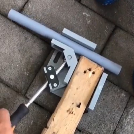 serre join a un bras